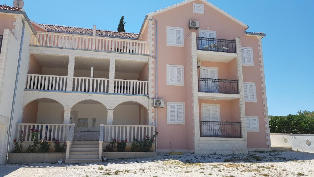Ruzica Apartments Mirca  Luaran gambar