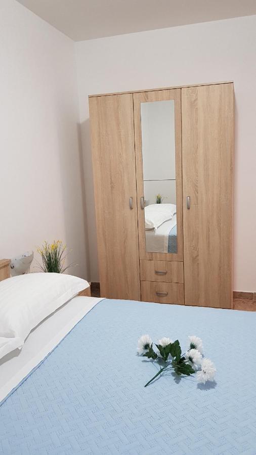 Ruzica Apartments Mirca  Luaran gambar