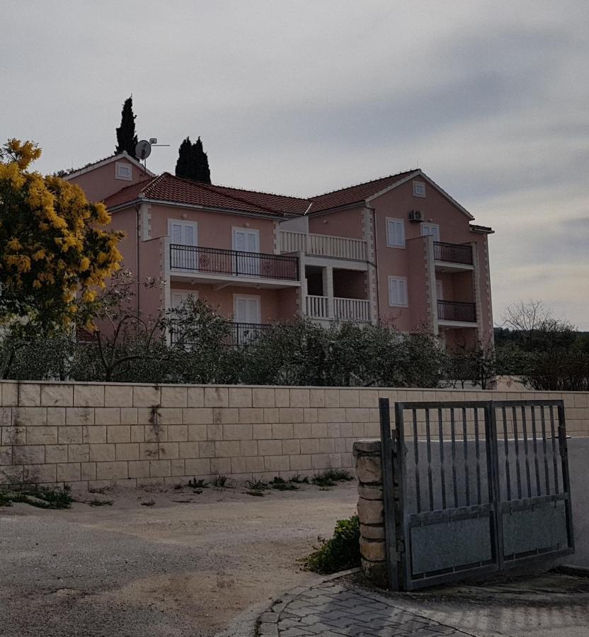 Ruzica Apartments Mirca  Luaran gambar